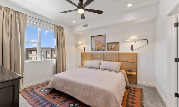 Washington Condo | The Way Station: Resort Pools, Lazy River, Waterslide + Pickleball