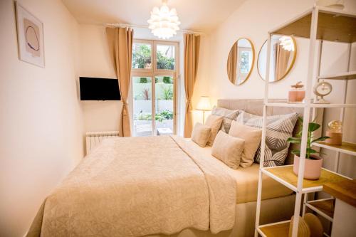 Nove Mesto Apartment | The Wenceslas Square Terrace