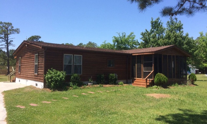 Cedar Island Cabin | The West Bay Lodge offers spacious amenities for a perfect getaway.