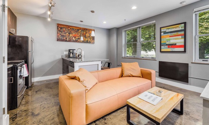 Roanoke Apartment | The West End Flats Downtown Free Parking