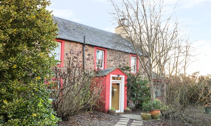 East Linton House | THE WEST WING, pet friendly, character holiday cottage in East Linton
