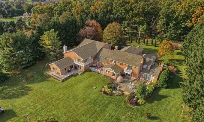 Kutztown Bed & Breakfast | The West Wing @ The Kennedy Manor