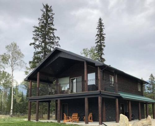 Valemount Villa | The Westview Cabin