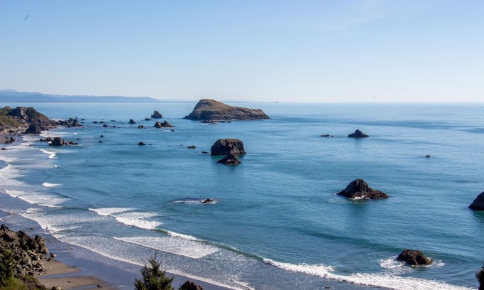 Brookings Condo | The Whale Watcher- 3rd story Condo with Ocean Views & Private Beach Access!