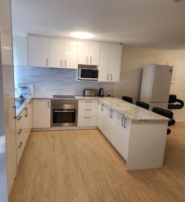 Tokoroa Apartment | The White House Apartment