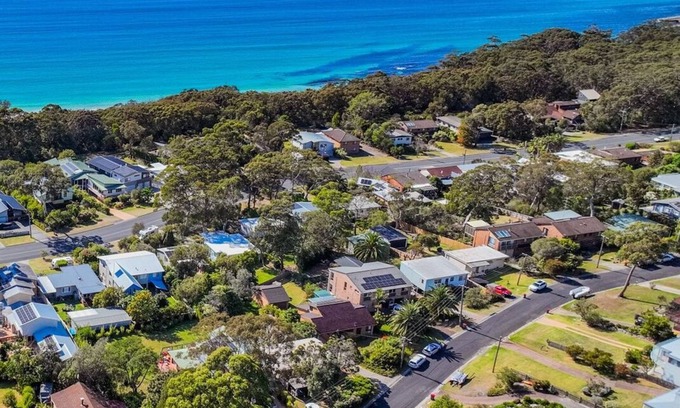 Vincentia House | The White House by Experience Jervis Bay