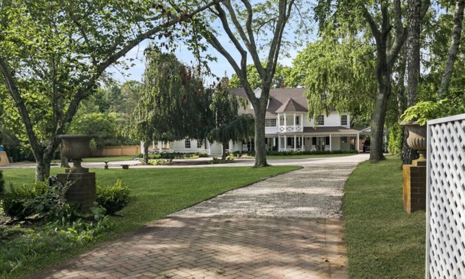 Greenport House | The Whitehouse North Fork