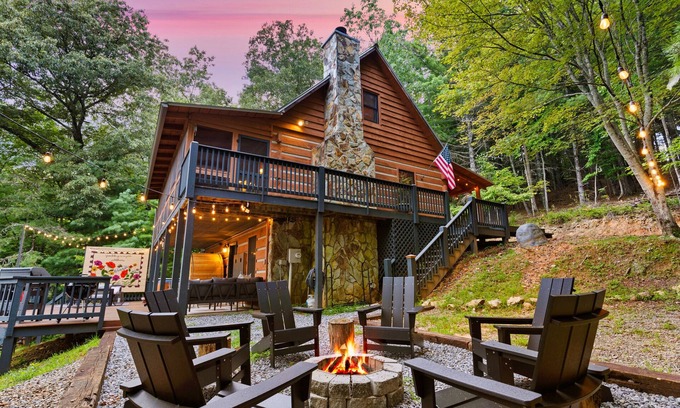 Blue Ridge House | The Wildflower: Mountain Views, Sauna, Hot Tub, Game Room, Fire Pit, Sleeps 12