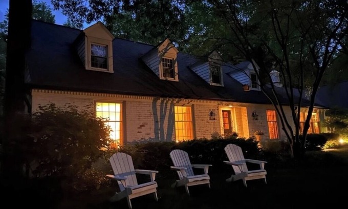 Indianapolis Apartment | The Woodland Hideaway at Fox Knoll-Grand Park! Concerts! Sleeps 4+-Entire floor!