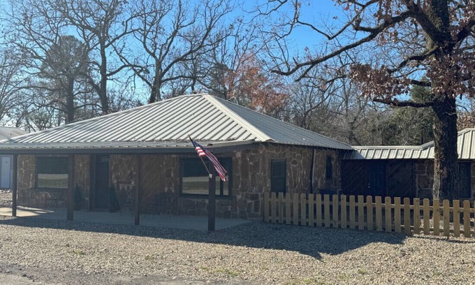 Pickens Cabin | Thelma's Place -Broken Bow/Hochatown - 1 BD