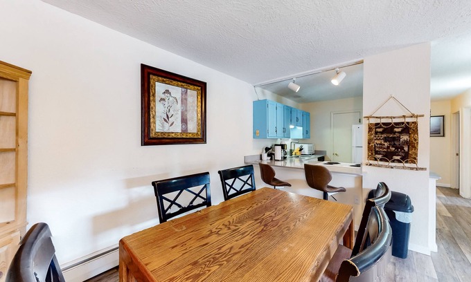 Historic District Condo | Third-Floor Mountain-View Condo at Gold Creek w/Free WiFi - Walk to Gondola