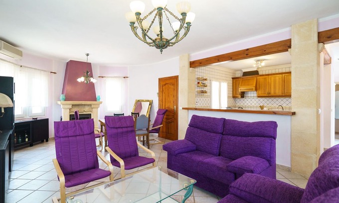 Urbanizacion La Mandarina Villa | This 3-bedroom villa for up to 6 guests is located in Javea and has a private swimming pool, air-con