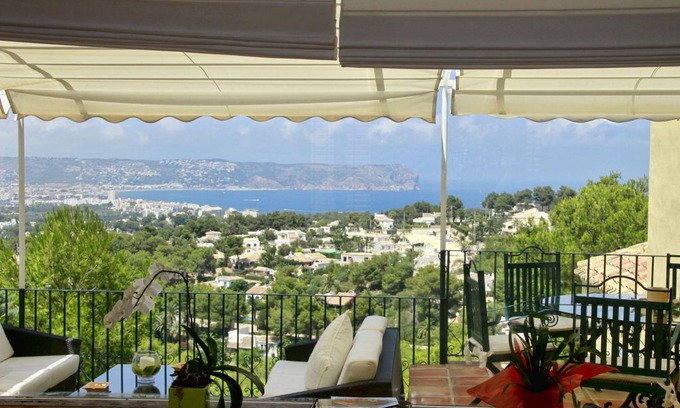 Trencall Villa | This 5-bedroom villa for up to 10 guests is located in Javea and has a private swimming pool, air-co