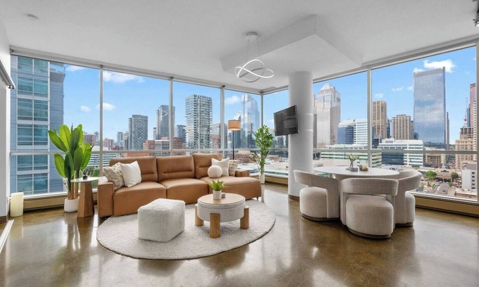 Beltline Apartment | This apartment is a 2 bedroom(s), 2 bathrooms, located in Calgary, AB.