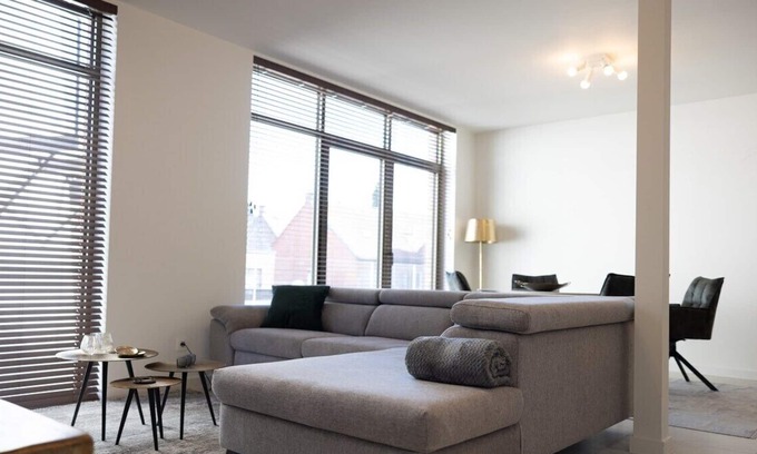 Belsele Apartment | This apartment is a 1 bedroom(s), 1 bathrooms, located in Sint-Niklaas, Vlaams Gewest.