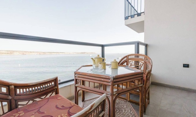 Għadira Apartment | This apartment is a 2 bedroom(s), 1 bathrooms, located in Il-Mellieħa, null.