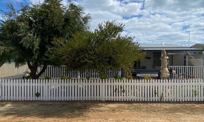 Jurien Bay House | This beach house is full of character and is the perfect way to relax while spending quality time wi