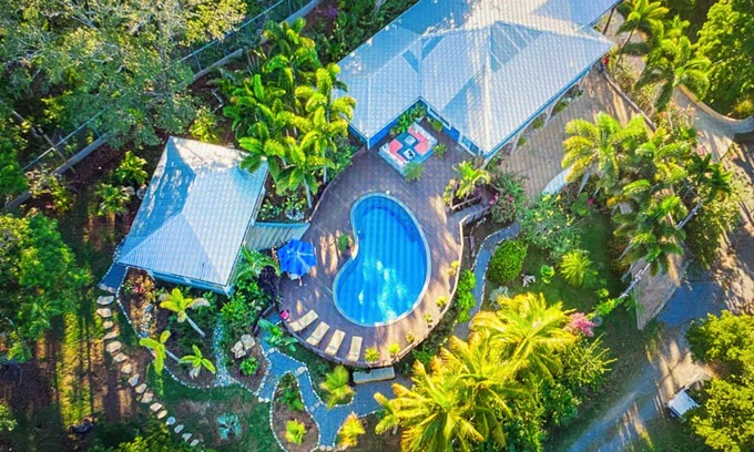 Roatan House | This beautiful island rental w/gorgeous ocean views. 4 bdrms sleeps up to 10.