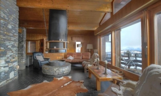 Anzere Ski Chalet | This beautifully renovated chalet in the Anzère ski resort offers a warm and authentic atmosphere fo