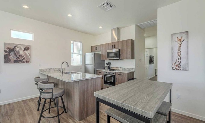 Tucson House | This centrally located 2 bedroom 2 bathroom is fully remodeled with electric vehicle charging on site