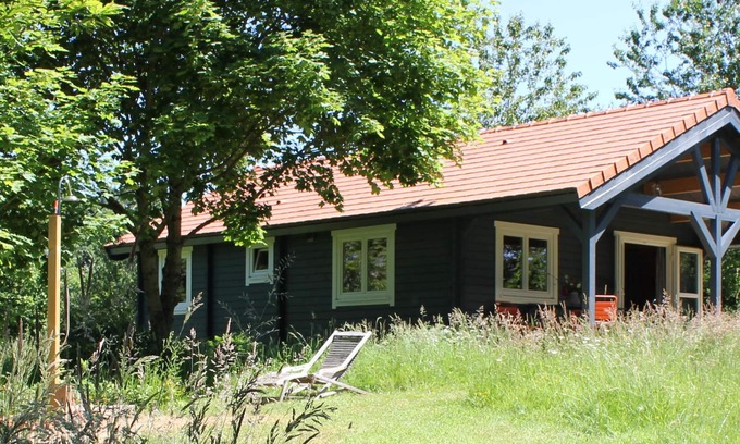Jumilhac-le-Grand Ski Chalet | This chalet with swimming pool is located in the north of the Dordogne in a quie