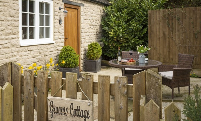 Kingham Cottage | This cottage combines rural charm with a luxurious finish and peaceful location.
