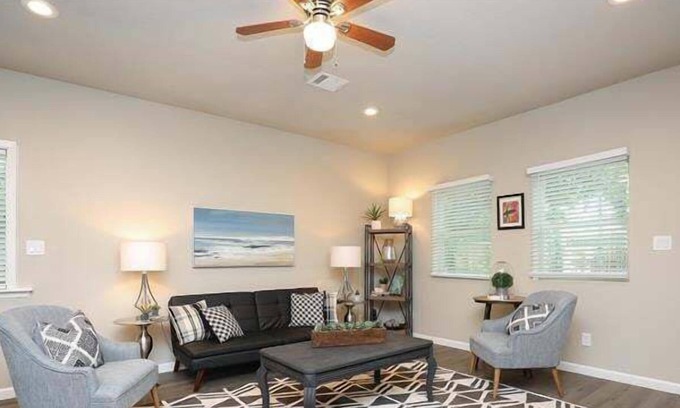 Pasadena Apartment | This duplex is a 3 bedroom(s), 2.5 bathrooms, located in Pasadena, TX.
