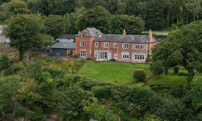 Bangor House | This historic Manor House has been transformed into a superb holiday residence