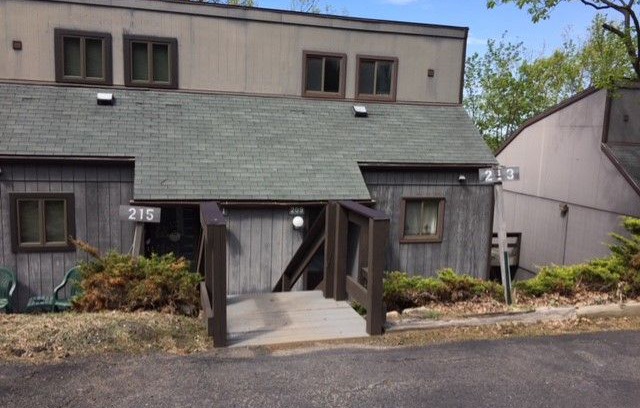 Village at Camelback House | This home is a Hit! Parking lot level and a short walk to the slopes!