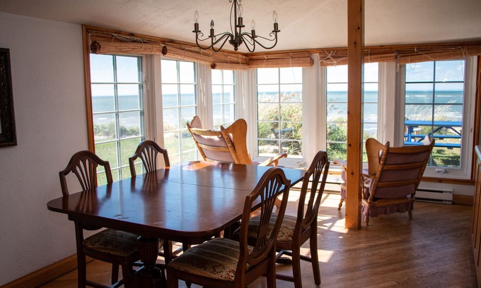 Rimouski-Neigette Ski Chalet | This house full of character will charm you with its private and direct access t