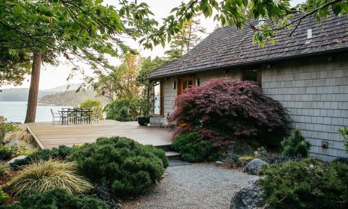 Eastsound House | This house is a 1 bedroom(s), 1 bathrooms, located in Eastsound, WA.