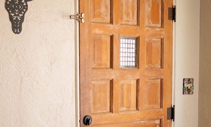 Lakeside House | This house is a 2 bedroom(s), 2 bathrooms, located in El Paso, TX.