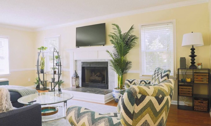 High Point House | This house is a 3 bedroom(s), 2.5 bathrooms, located in High Point, NC.