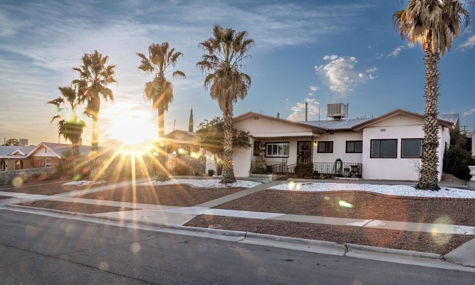 Biggs Field House | This house is a 3 bedroom(s), 2 bathrooms, located in El Paso, TX.