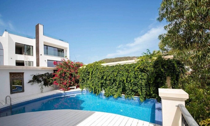 Bodrum City Center House | This house is a 3 bedroom(s), 3.5 bathrooms, located in Bodrum, Muğla.