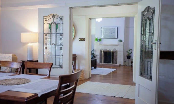 Lake Wendouree House | This house is a 4 bedroom(s), 1 bathrooms, located in Lake Wendouree, VIC.