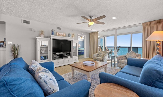 North Myrtle Beach Condo | This is a fantastic corner condo unit in Laguna Keyes facing the ocean | Laguna Keyes - 911