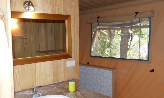 Samara Cabin | This natural lodge is a 6-minute walk from the beach. Situated in Sámara Costa R