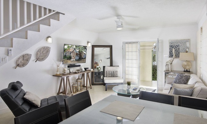 Sheraton Park Condo | This property in centrally located in a quiet residential neighbourhood
