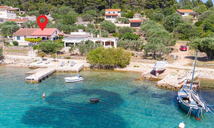Vela Luka House | This small cottage right by the sea, with a fabulous view of the bay and nearby islands, is an ideal