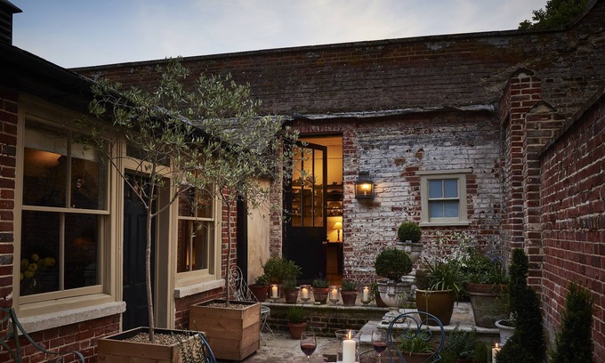 Wolterton Cottage | This splendid property is located just six miles from the North Norfolk coast.