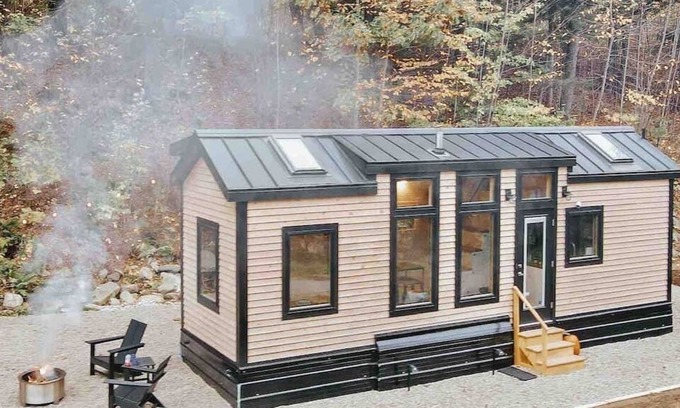 Chester Apartment | This tiny house is a 1 bedroom(s), 1 bathrooms, located in Chester, VT.