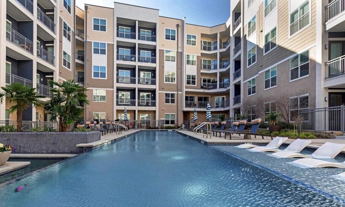 Addison Apartment | This unigue place has style and access like non other.