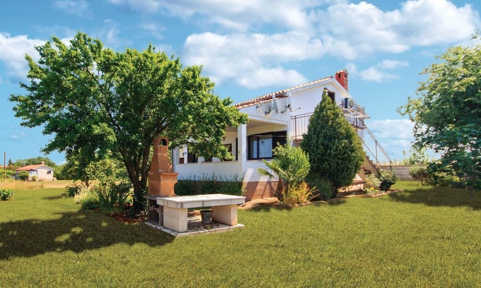 Veliki Vareski House | This vacation house is located on the outskirts of the small Istrian village Veliki Vare.