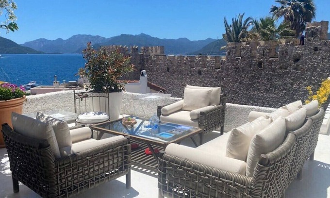 Marmaris City Center Villa | This villa is a 7 bedroom(s), 7.5 bathrooms, located in Marmaris, Muğla.