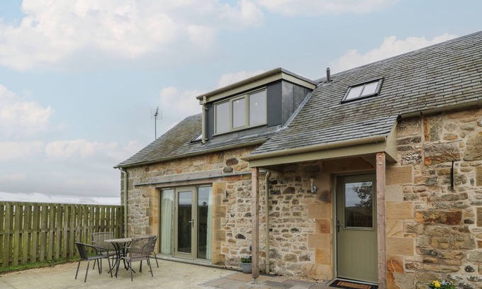 Plean Cottage | THORNEYDYKE COTTAGE, family friendly, with a garden in Stirling