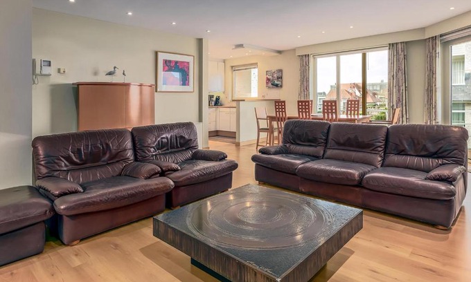 Oostduinkerke-Bad Apartment | Thornhill, 3202 P