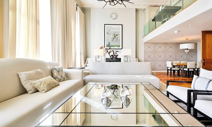 Bayswater Apartment | Three bedroom Apartment by Hyde Park in Exclusive Lancasters Building.