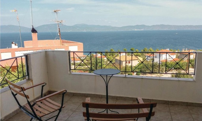 Theologos Apartment | Three-Bedroom Apartment in Theologos