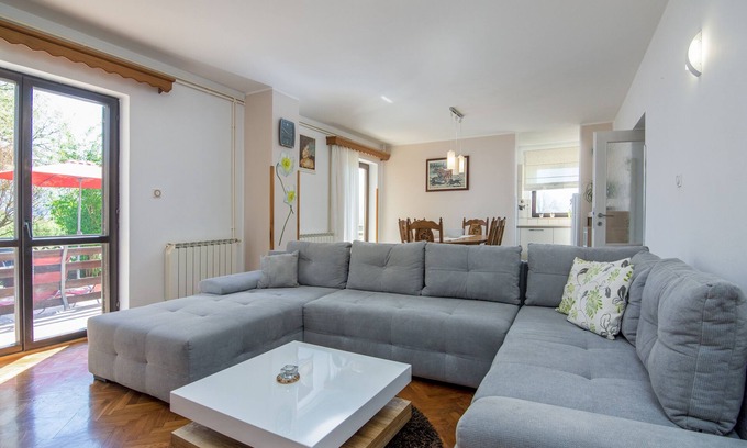 Polje Cepic Apartment | Three bedroom apartment with terrace Čepić, Central Istria - Središnja Istra (A-11636-a)